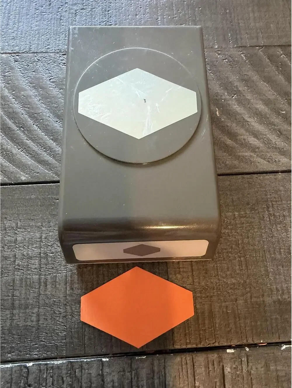 Stampin’ Up Tailored Tag Shape Punch